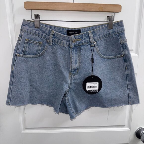 3/$30 White Fox Not meant to be denim shorts Size Medium New - Picture 1 of 3